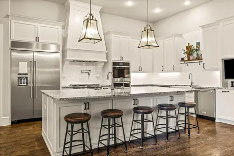 $2,100,000 | 7008 Woodridge Drive, Flower Mound, TX 75022