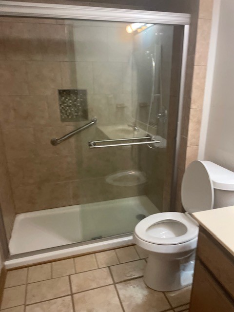 108 Bud Taylor Road Ethridge, TN 38456 - Photo 15 of 28 a white toilet sitting next to a bath tub