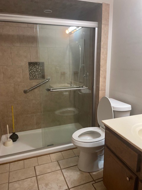 108 Bud Taylor Road Ethridge, TN 38456 - Photo 17 of 28 a bathroom with a toilet and a shower