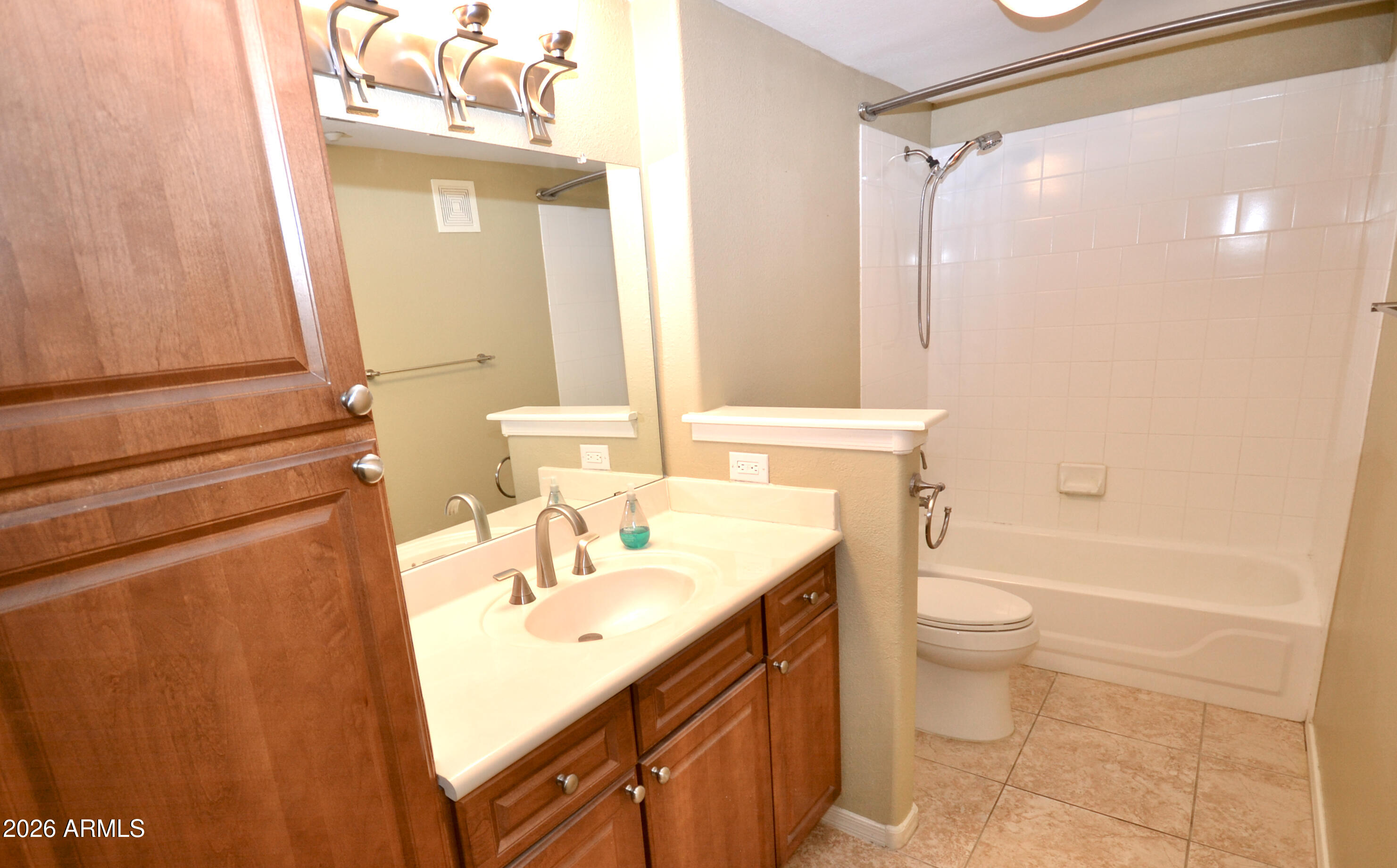 5303 North 7th Street, Unit 117 Phoenix, AZ 85014 - Photo 17 of 33 Guest Bathroom