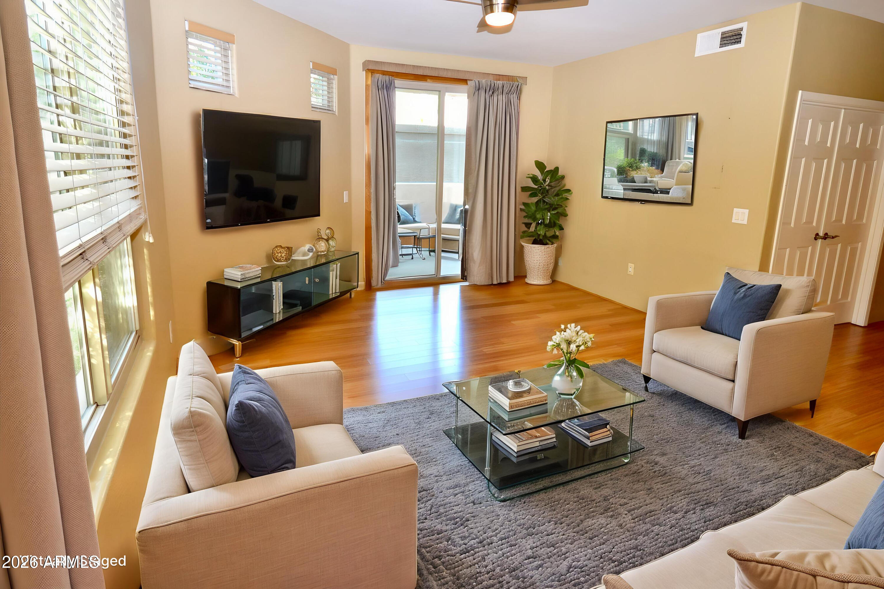 5303 North 7th Street, Unit 117 Phoenix, AZ 85014 - Photo 7 of 33 DSC_0679 - Living Room - Modern - 0