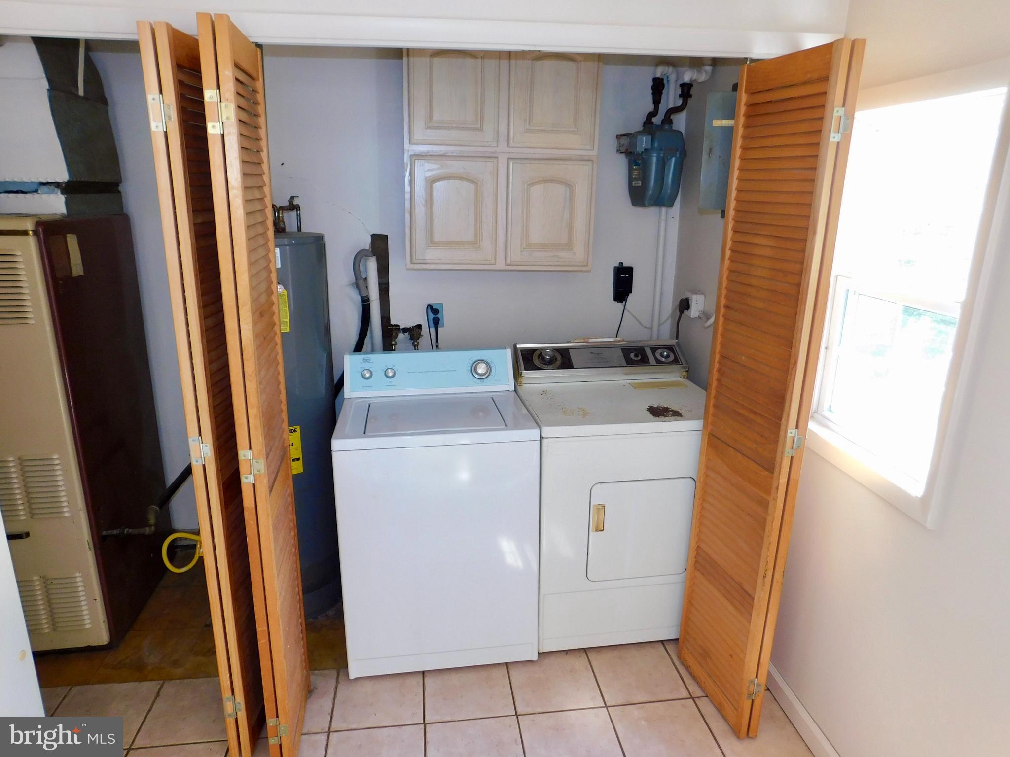 4720 Mawani Road Baltimore, MD 21206 - Photo 24 of 34 Washer & Dryer convey