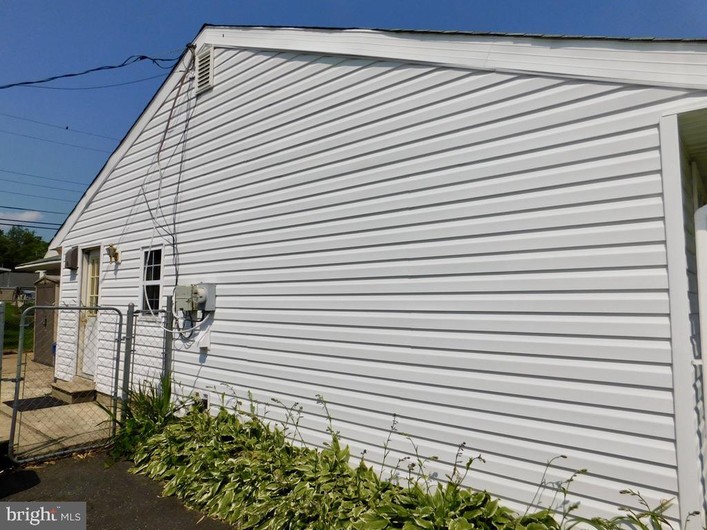 4720 Mawani Road Baltimore, MD 21206 - Photo 27 of 34 Side of Home