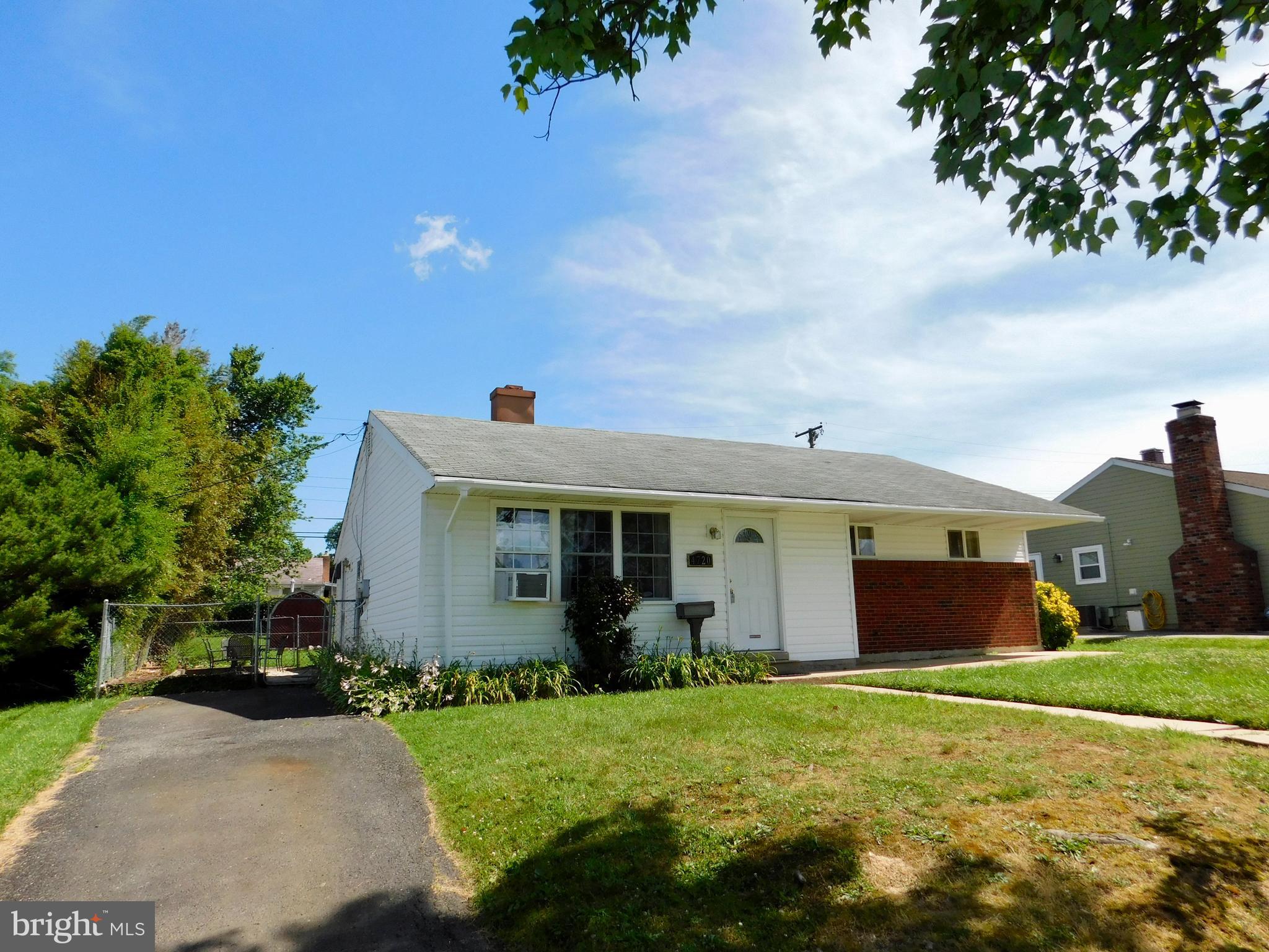 4720 Mawani Road Baltimore, MD 21206 - Photo 32 of 34 Driveway Parking too