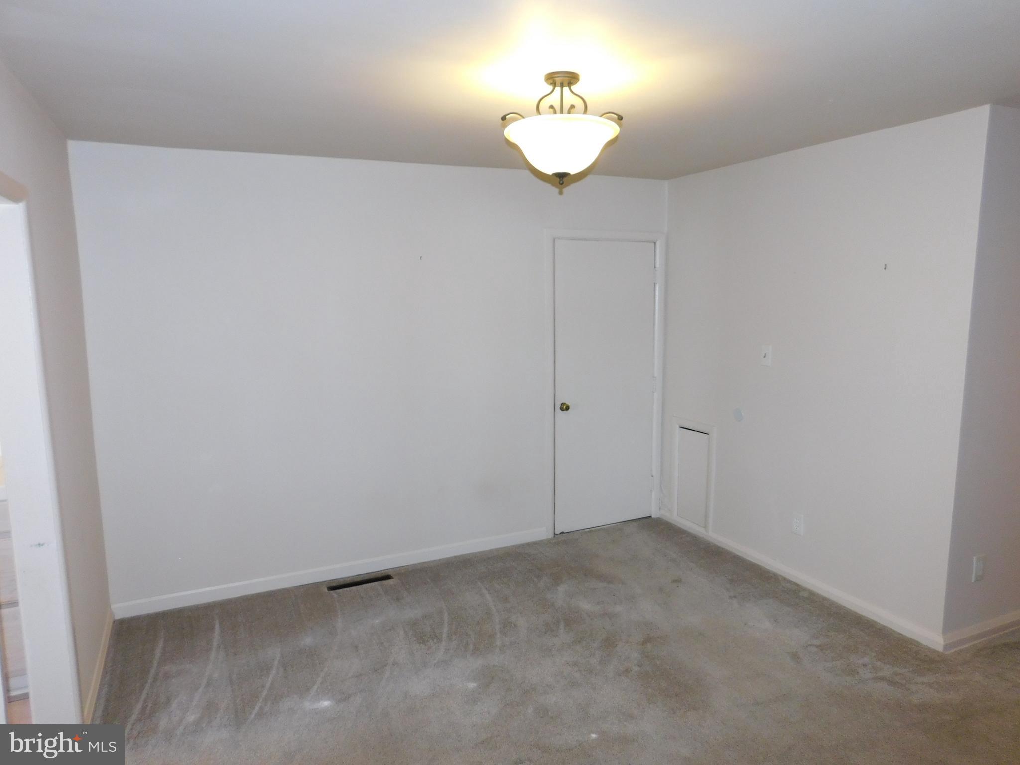 4720 Mawani Road Baltimore, MD 21206 - Photo 5 of 34 Dining Room
