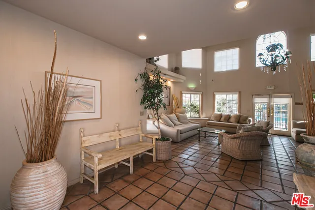 $4,895 | 5200 White Oak Avenue, Unit 36, Encino, CA 91316