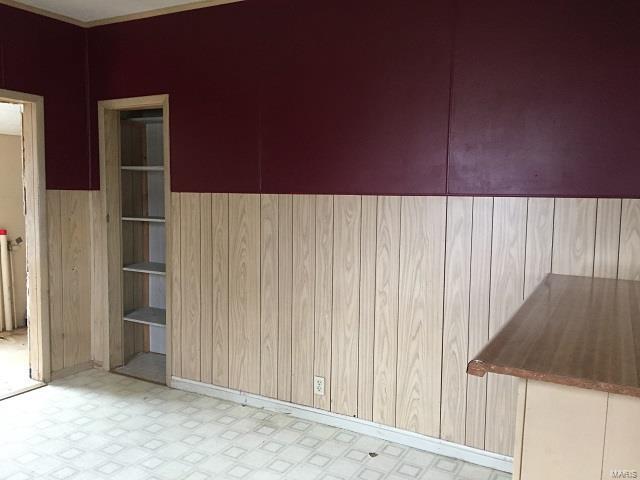 116 Berry Street Gillespie, IL 62033 - Photo 3 of 12 Gallery Image 3