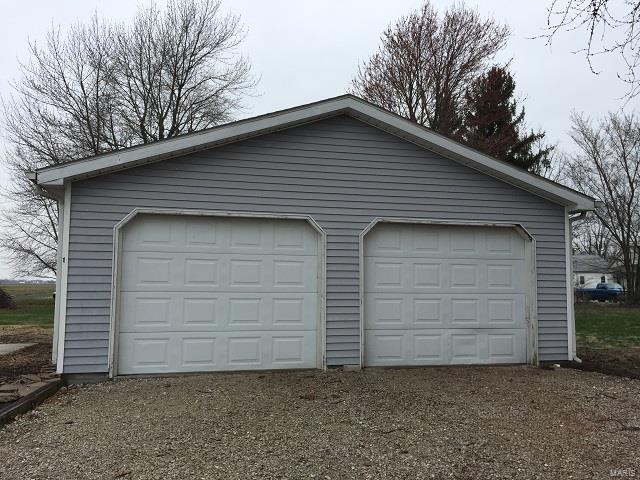 116 Berry Street Gillespie, IL 62033 - Photo 8 of 12 Gallery Image 8