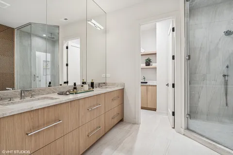 $1,750,000 | 401 North Aberdeen Street, Unit 2N, Chicago, IL 60642