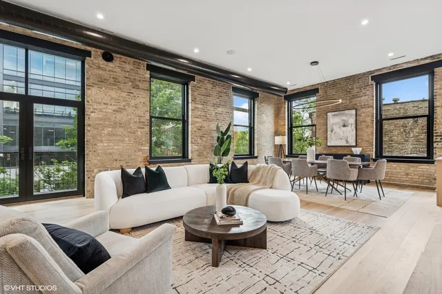 $1,750,000 | 401 North Aberdeen Street, Unit 2N, Chicago, IL 60642