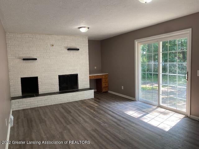 7716 Loomis Road Dewitt, MI 48820 - Photo 7 of 19 Family Room