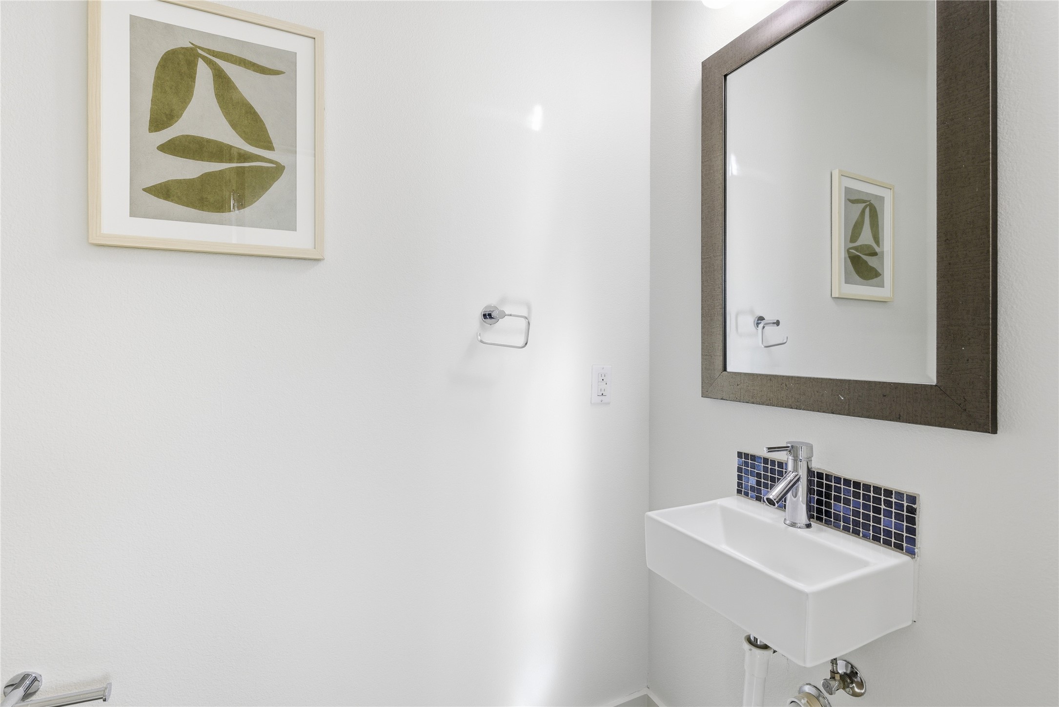 701 Zennia Street, Unit B Austin, TX 78751 - Photo 18 of 40 Powder room on first floor