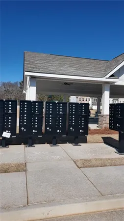 a view of a parking area
