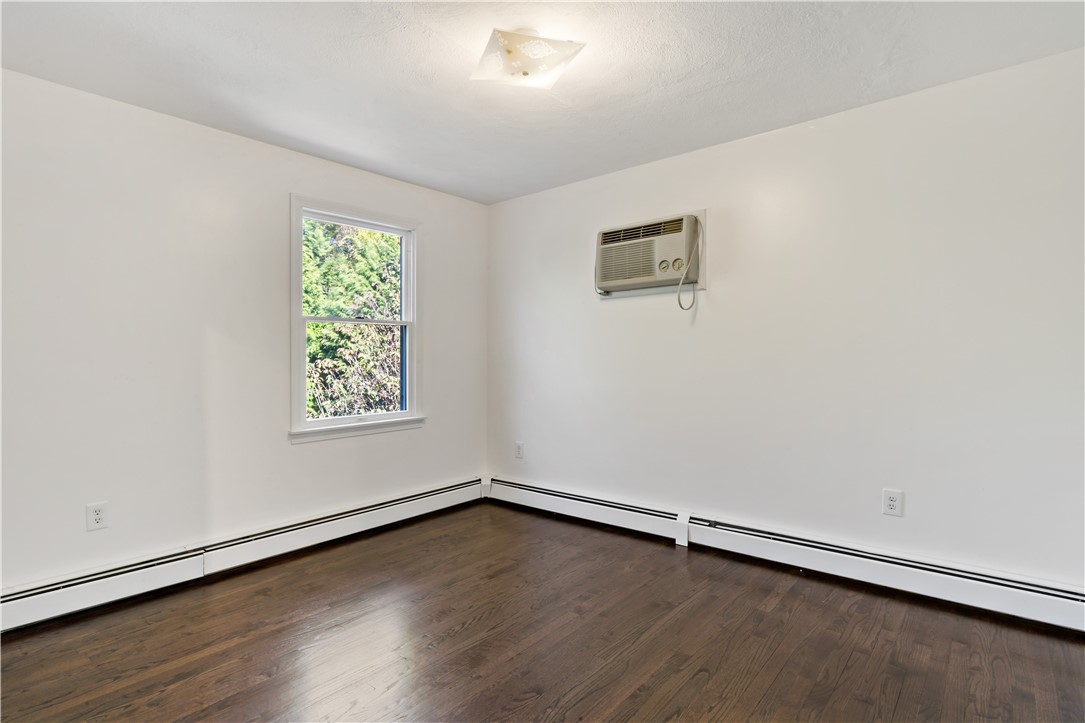 94 Spindrift Street Jamestown, RI 02835 - Photo 32 of 50 2nd Floor Bedroom
