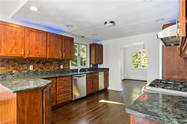 $995,000 | 94 Spindrift Street, Jamestown, RI 02835