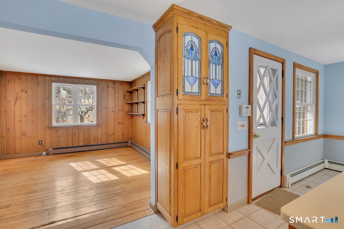 408 Foote Road Glastonbury, CT 06073 - Photo 3 of 30