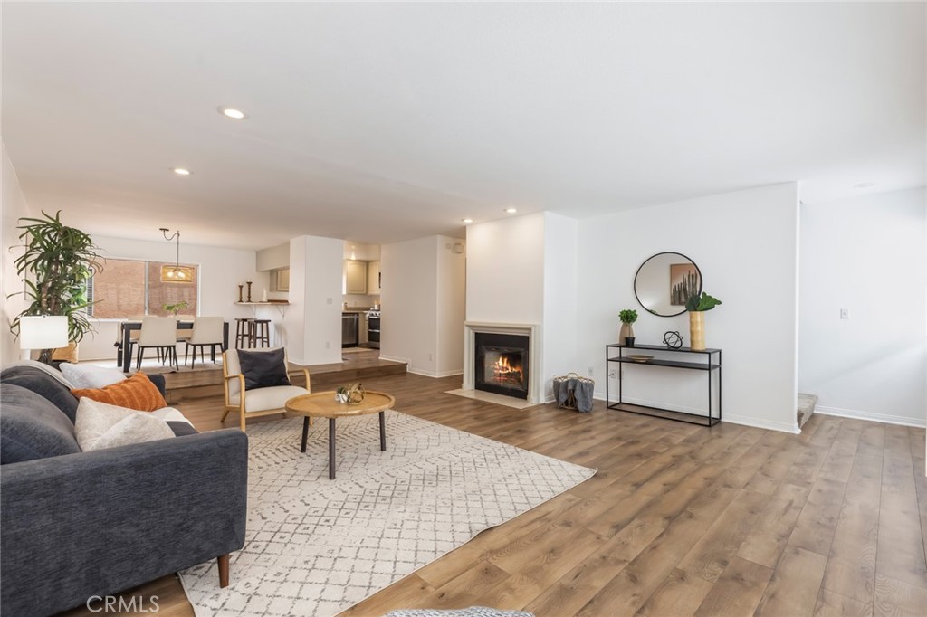 1158 West 11th St Unit B  