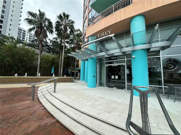 $2,300 | 322 East Central Boulevard, Unit 2011, Orlando, FL 32801