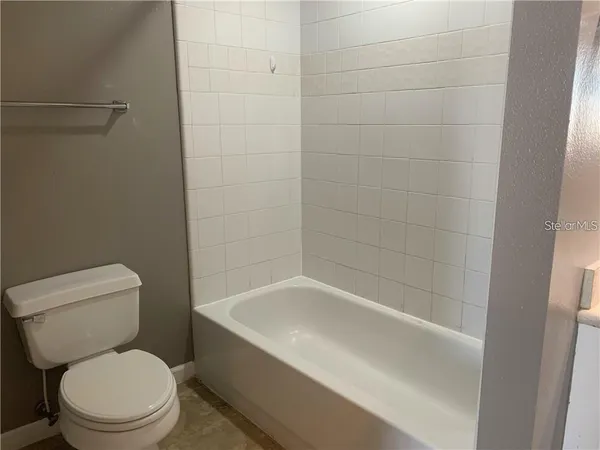 $2,300 | 322 East Central Boulevard, Unit 2011, Orlando, FL 32801