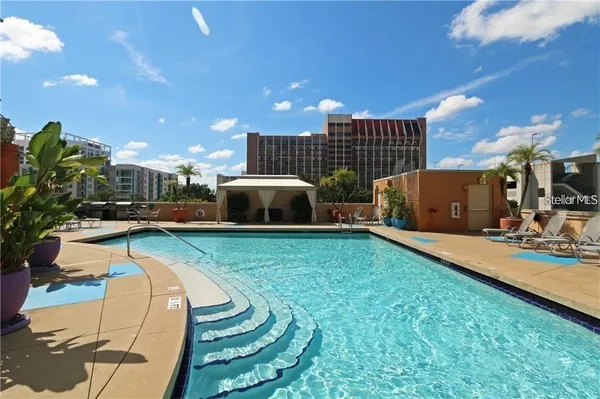 $2,300 | 322 East Central Boulevard, Unit 2011, Orlando, FL 32801