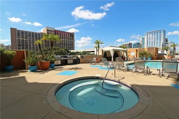 $2,300 | 322 East Central Boulevard, Unit 2011, Orlando, FL 32801