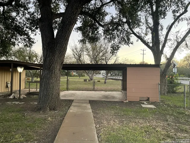 $295,000 | 15986 Keller Street, LaCoste, TX 78039