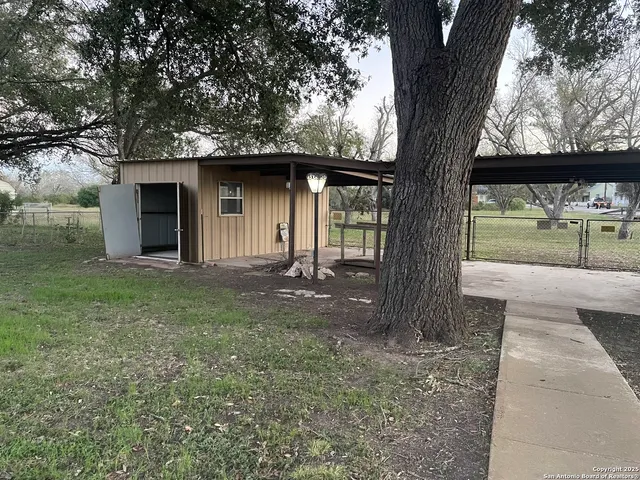 $295,000 | 15986 Keller Street, LaCoste, TX 78039