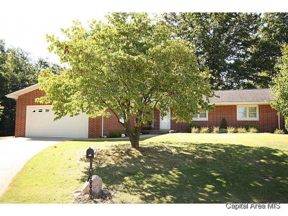 21 Greencastle Circle Springfield, IL 62712 - Photo 1 of 21 Gallery Image 1