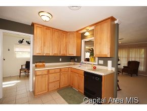 21 Greencastle Circle Springfield, IL 62712 - Photo 9 of 21 Gallery Image 9