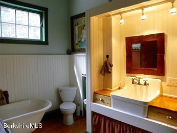 240 Skinner Road Shelburne, MA 01370 - Photo 11 of 29 K-room