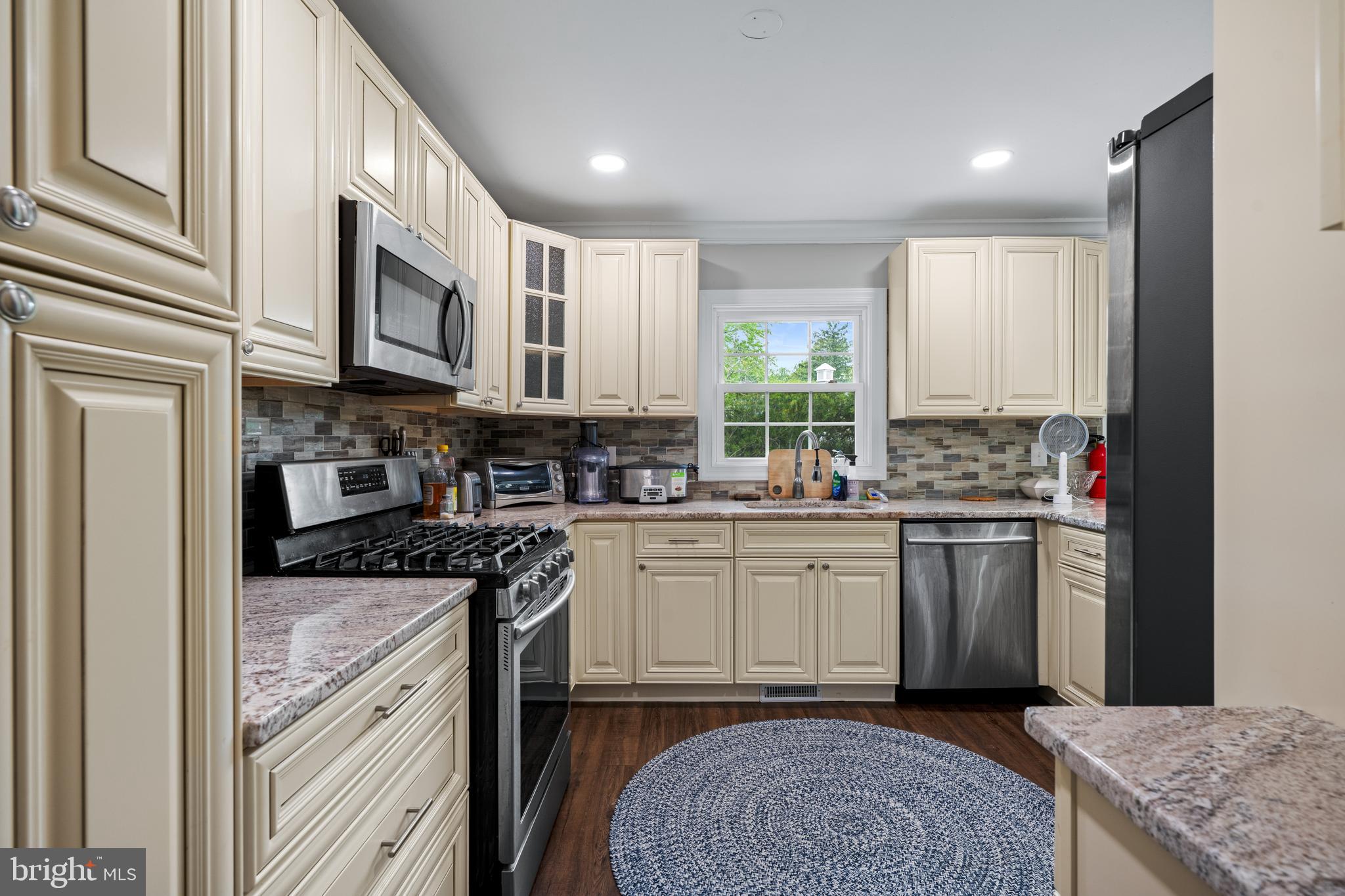 502 West Laurel Road Stratford, NJ 08084 - Photo 12 of 38