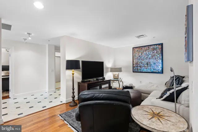 $1,250,000 | 801 Key Highway, Unit 441, Baltimore, MD 21230