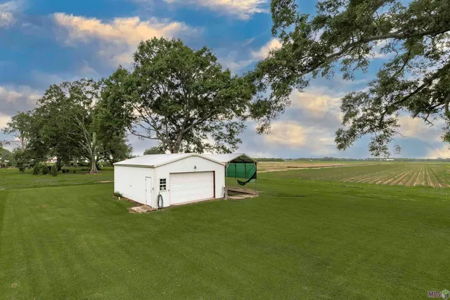 $318,000 | 107 River Run Court, New Roads, LA 70760