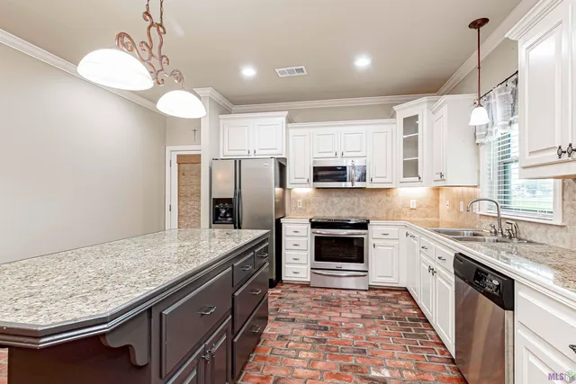 $318,000 | 107 River Run Court, New Roads, LA 70760