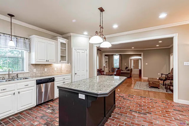 $318,000 | 107 River Run Court, New Roads, LA 70760