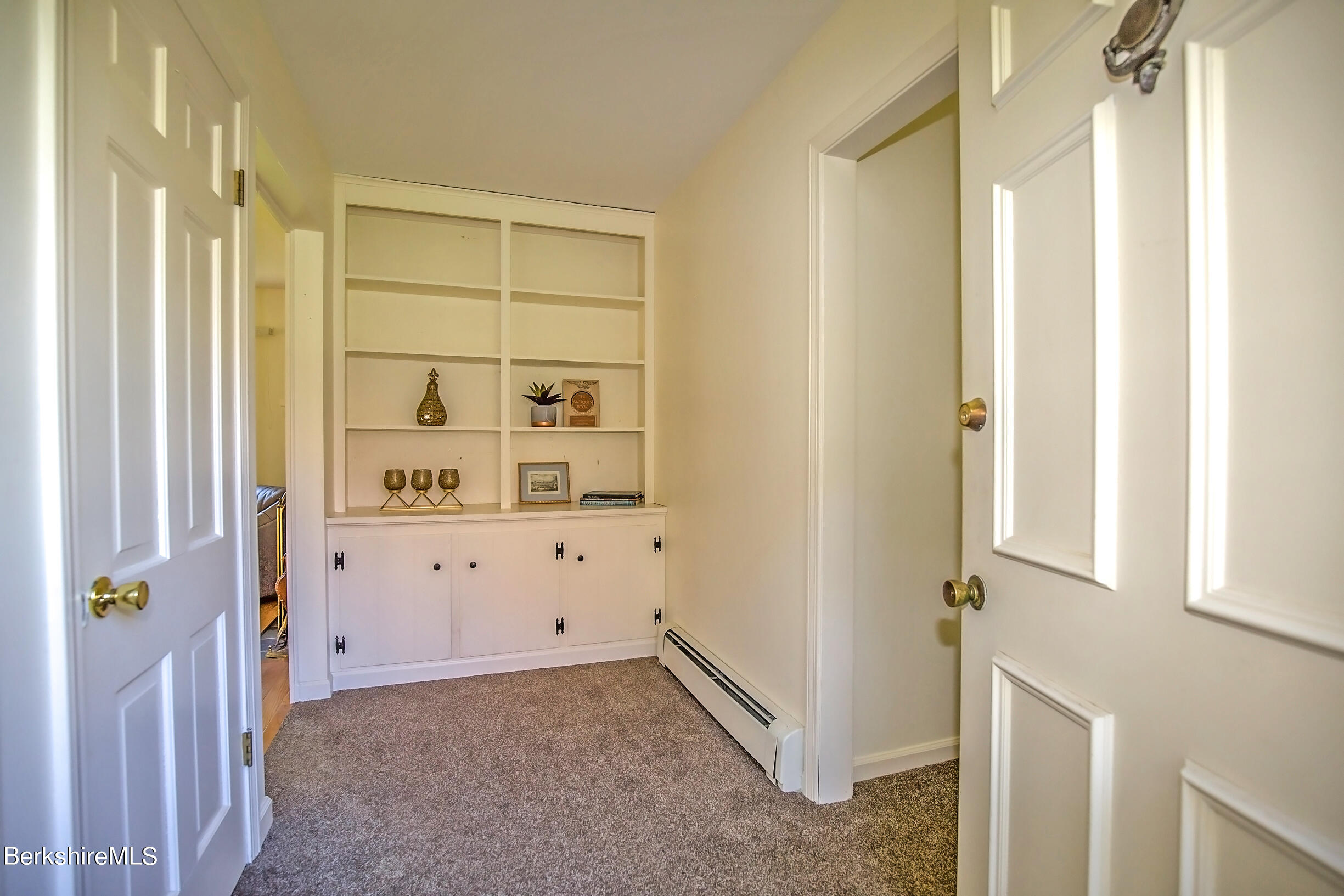 92 King William Road Lenox, MA 01240 - Photo 37 of 37 foyer
