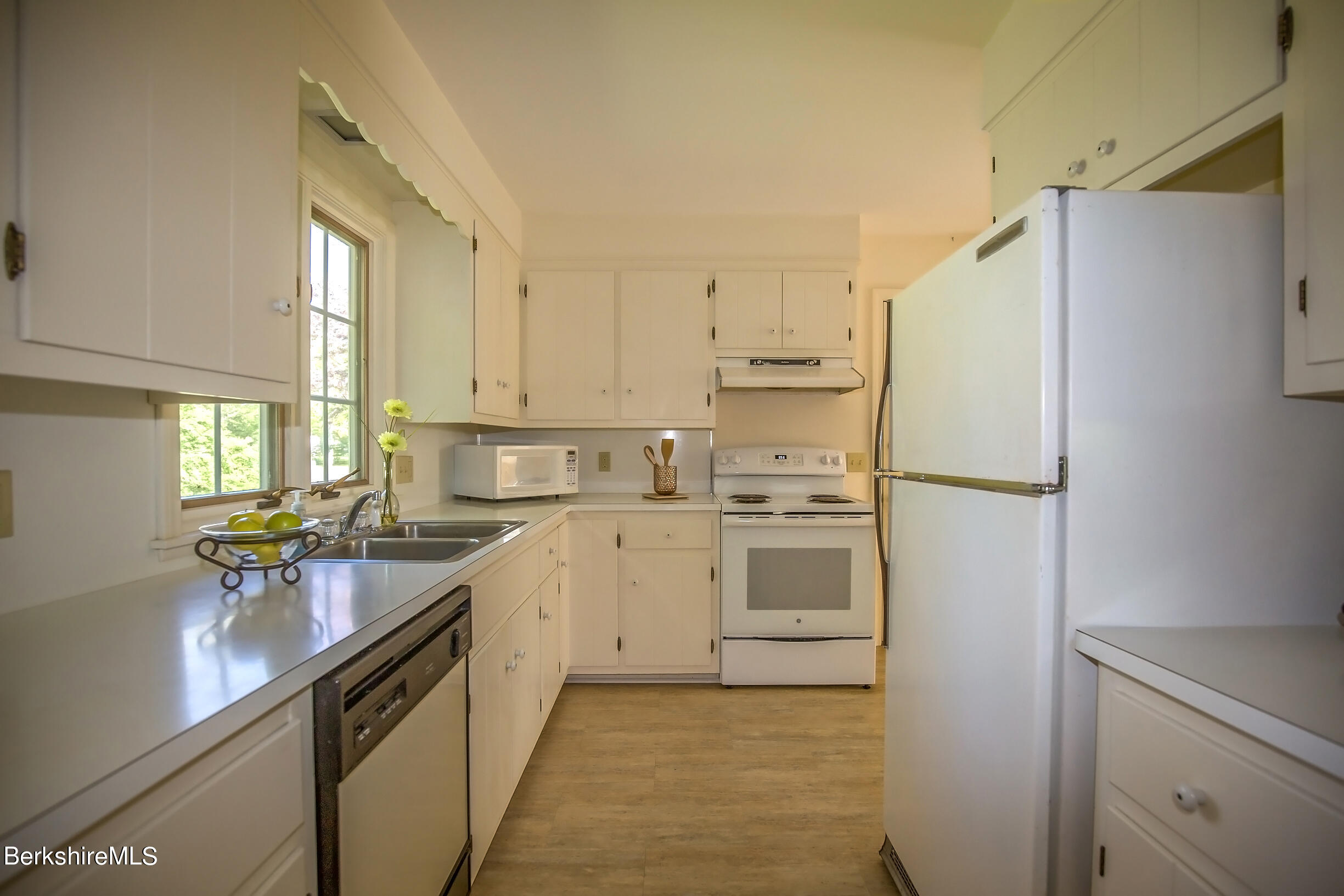 92 King William Road Lenox, MA 01240 - Photo 5 of 37 kitchen