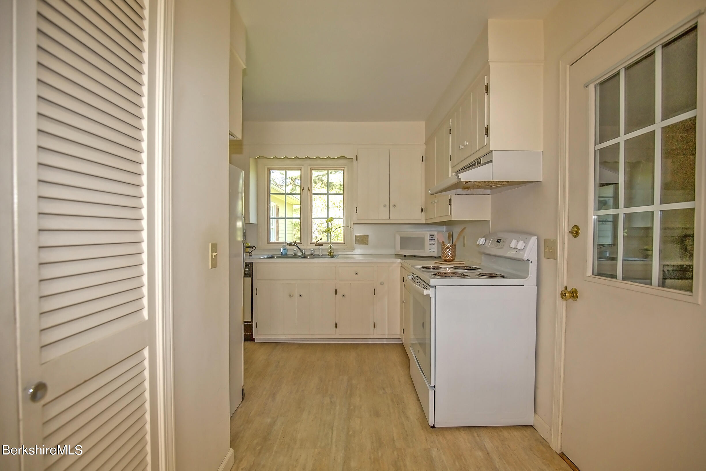 92 King William Road Lenox, MA 01240 - Photo 8 of 37 door to garage