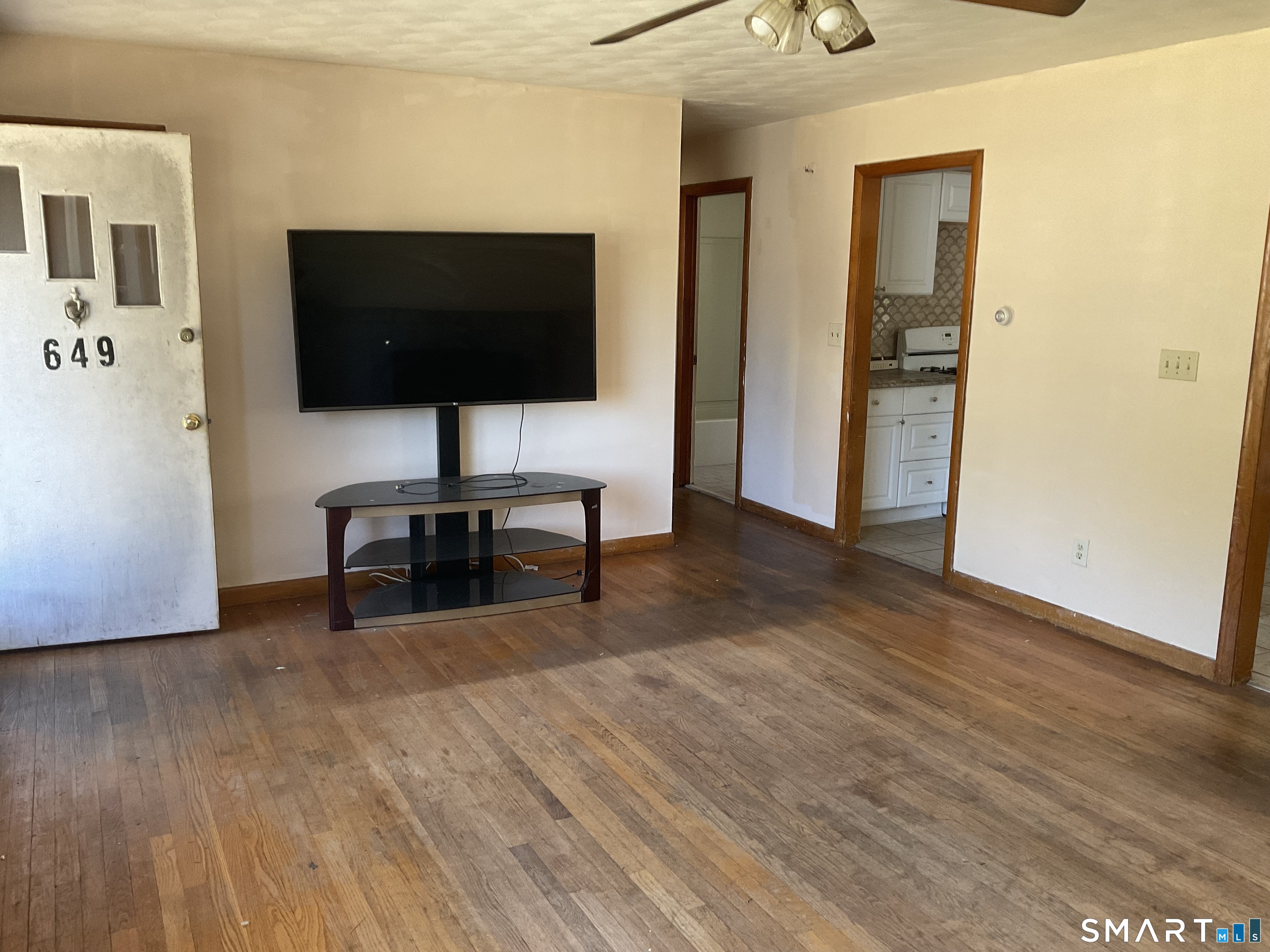 649 Merwin Avenue Milford, CT 06460 - Photo 3 of 20