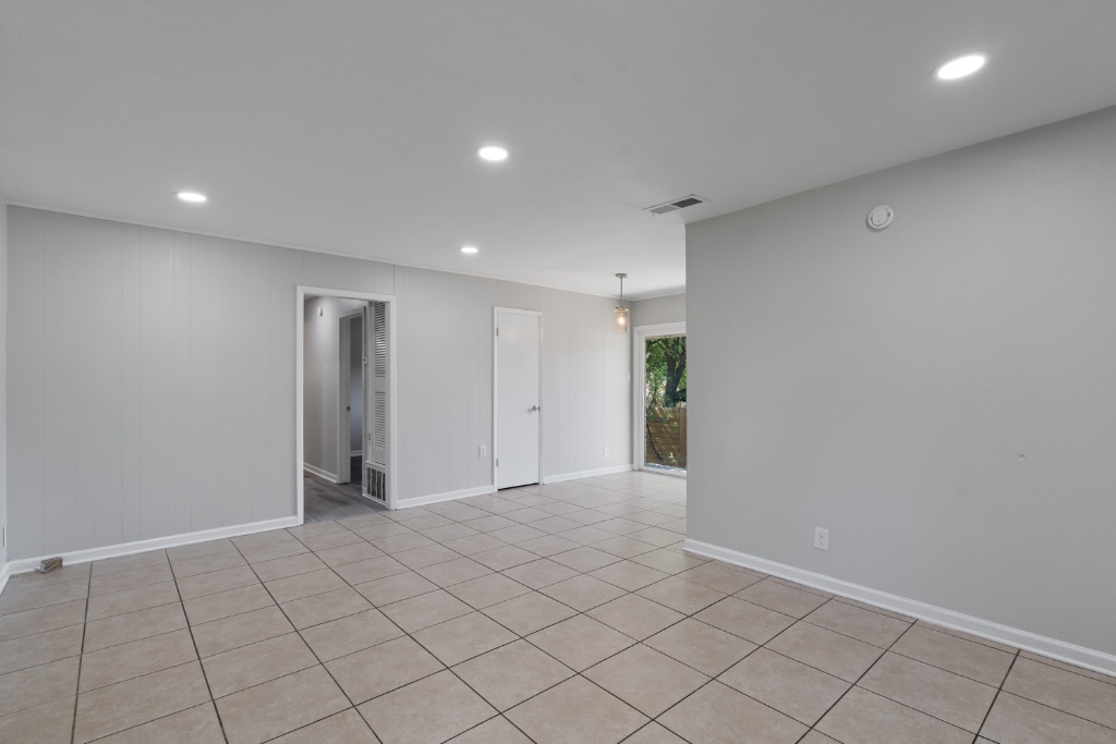 1407 Avebury Circle, Unit B Austin, TX 78753 - Photo 6 of 18