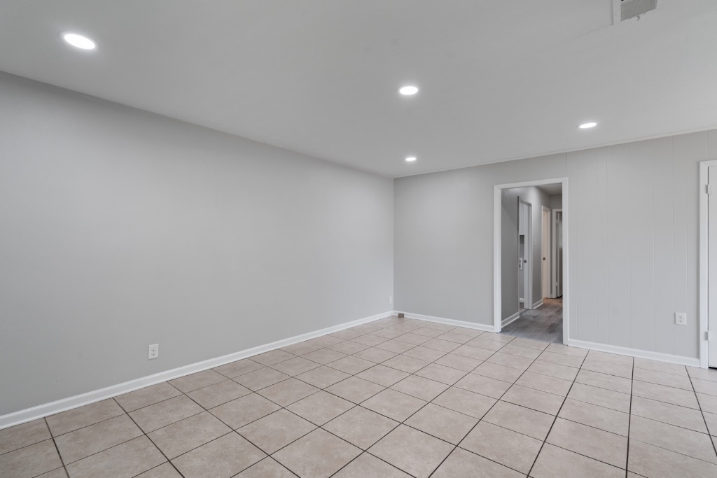 1407 Avebury Circle, Unit B Austin, TX 78753 - Photo 7 of 18