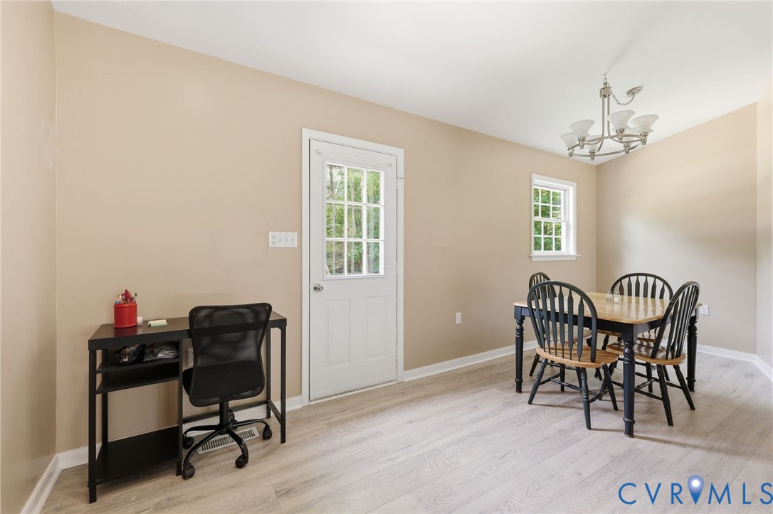 1375 Gills Road Powhatan, VA 23139 - Photo 25 of 48 Dining area just outside the kitchen, open to the