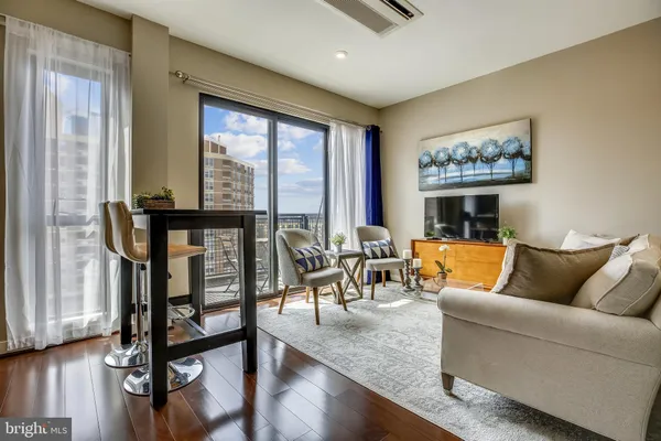 $1,700 | 1320 Fenwick Lane, Unit 305, Silver Spring, MD 20910