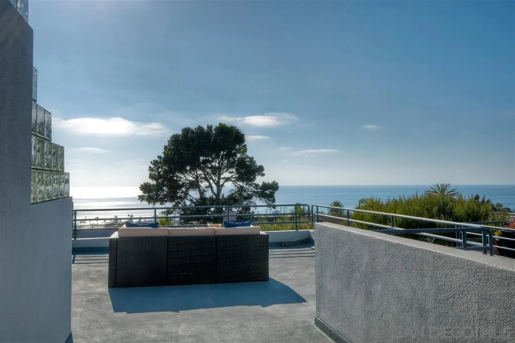 2136 Glasgow Avenue Cardiff, CA 92007 - Photo 20 of 25 a view of city from balcony