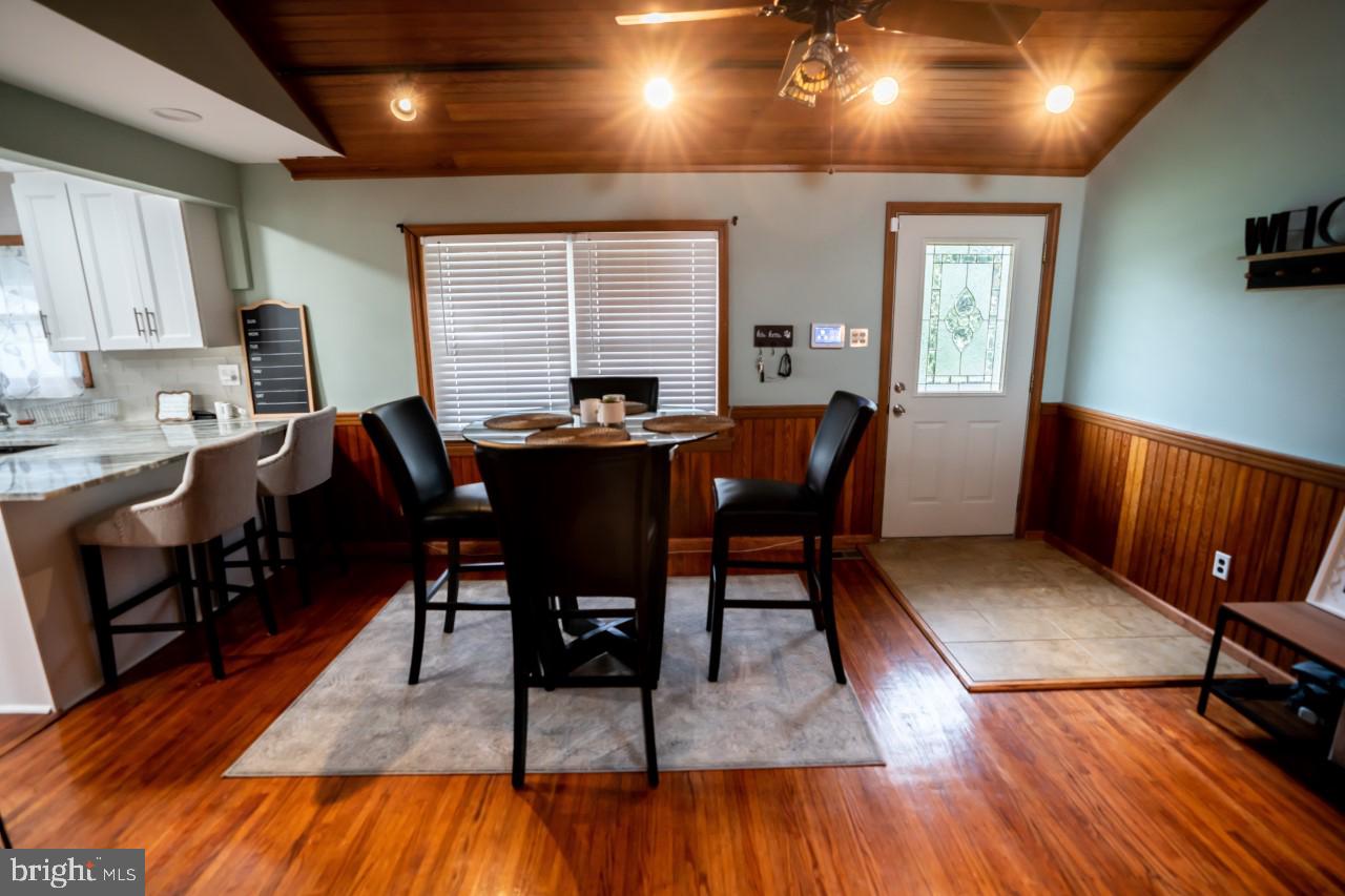 1105 Laurel Road Beverly, NJ 08010 - Photo 3 of 48 Gallery Image 3