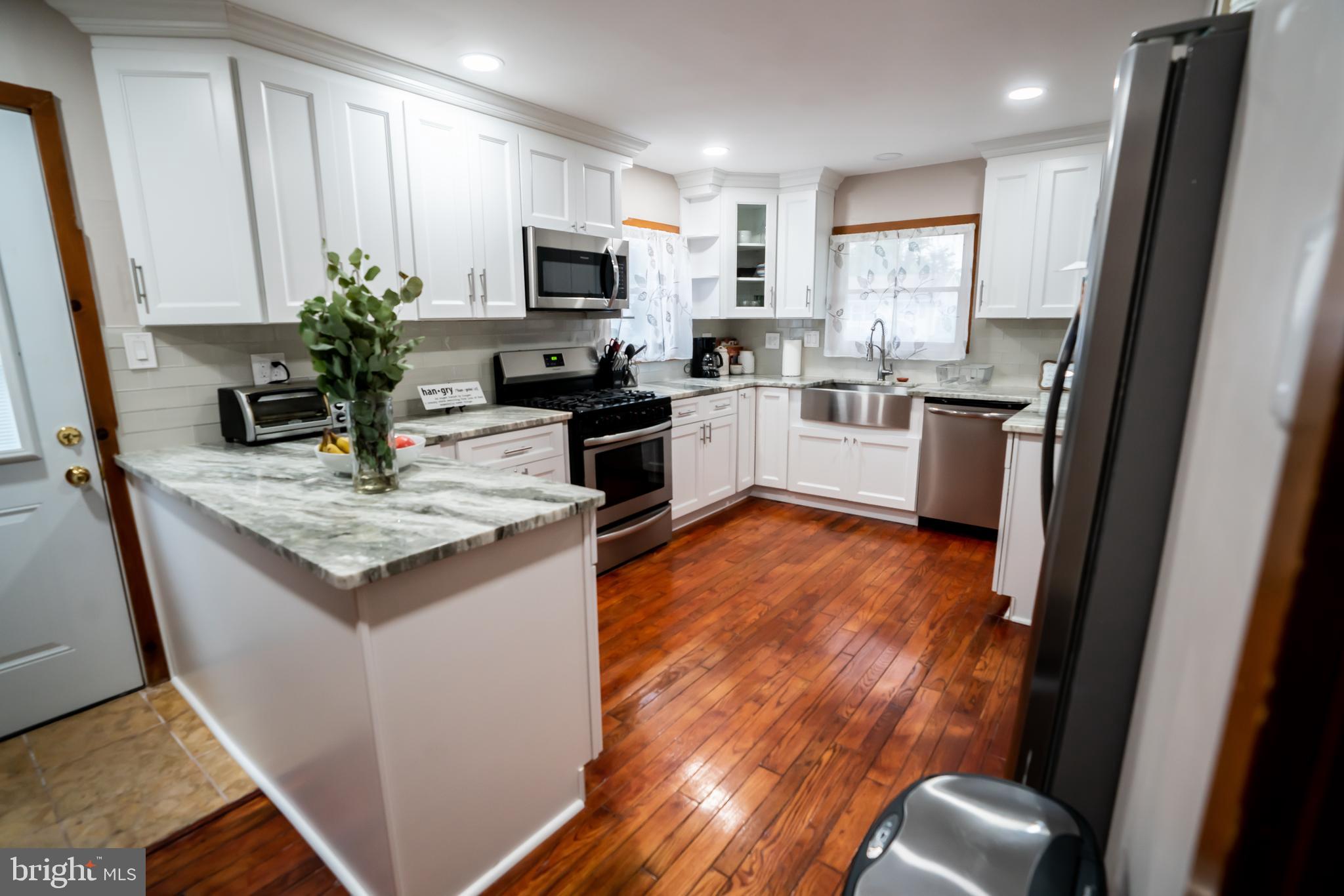 1105 Laurel Road Beverly, NJ 08010 - Photo 5 of 48 Gallery Image 5