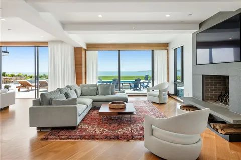 $200,000 | 511 Ocean Avenue, Newport, RI 02840