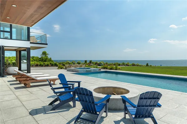 $200,000 | 511 Ocean Avenue, Newport, RI 02840