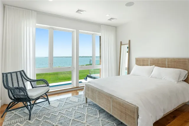 $200,000 | 511 Ocean Avenue, Newport, RI 02840