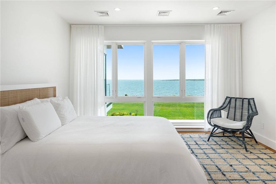 511 Ocean Avenue Newport, RI 02840 - Photo 33 of 45 4 of 5 Queen Bed